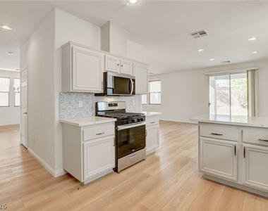 10808 Wallflower Avenue - Photo Thumbnail 25