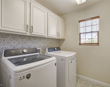 10808 Wallflower Avenue - Photo Thumbnail 40