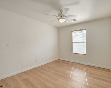 10808 Wallflower Avenue - Photo Thumbnail 15