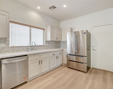 10808 Wallflower Avenue - Photo Thumbnail 23