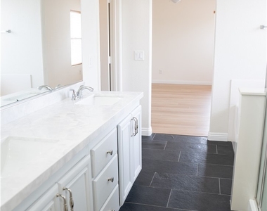 10808 Wallflower Avenue - Photo Thumbnail 61