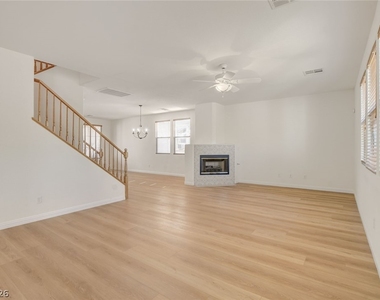 10808 Wallflower Avenue - Photo Thumbnail 6