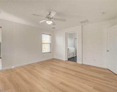 10808 Wallflower Avenue - Photo Thumbnail 29