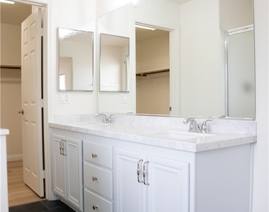 10808 Wallflower Avenue - Photo Thumbnail 59