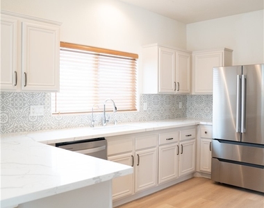 10808 Wallflower Avenue - Photo Thumbnail 67