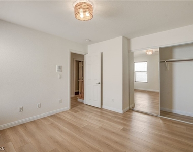 10808 Wallflower Avenue - Photo Thumbnail 47