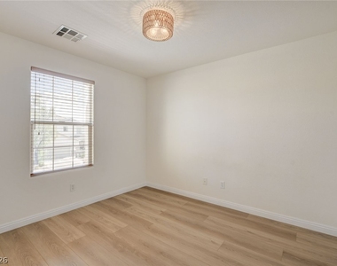 10808 Wallflower Avenue - Photo Thumbnail 36