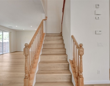 10808 Wallflower Avenue - Photo Thumbnail 13
