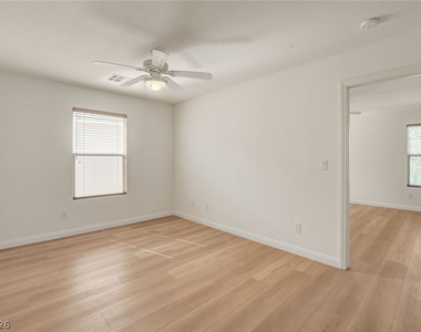 10808 Wallflower Avenue - Photo Thumbnail 14