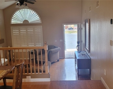 8201 Mountain Heather Court - Photo Thumbnail 7