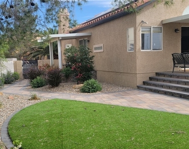 8201 Mountain Heather Court - Photo Thumbnail 4
