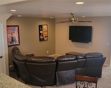8201 Mountain Heather Court - Photo Thumbnail 14