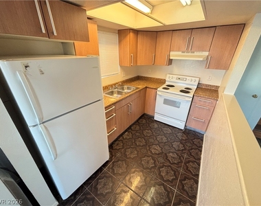 625 N 12th Street - Photo Thumbnail 5