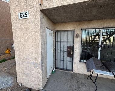 625 N 12th Street - Photo Thumbnail 1