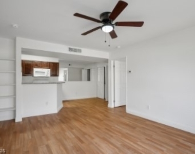 5170 S Jones Boulevard - Photo Thumbnail 3
