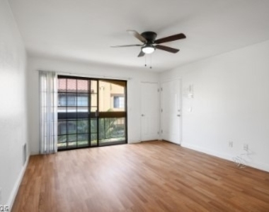 5170 S Jones Boulevard - Photo Thumbnail 1