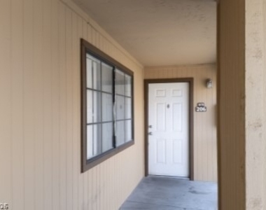 5170 S Jones Boulevard - Photo Thumbnail 17