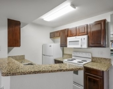 5170 S Jones Boulevard - Photo Thumbnail 5