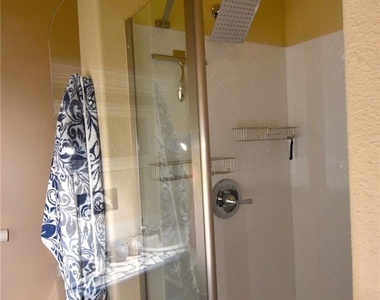6889 Beverly Glen Avenue - Photo Thumbnail 12