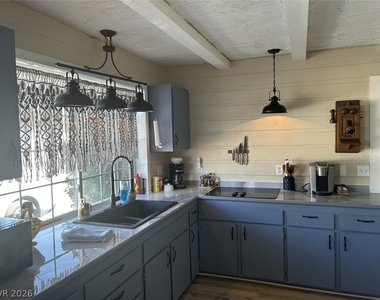 6889 Beverly Glen Avenue - Photo Thumbnail 3