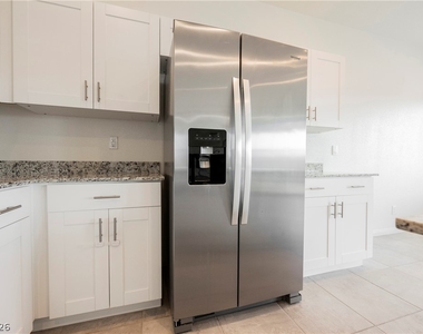 402 Larksong Avenue - Photo Thumbnail 2