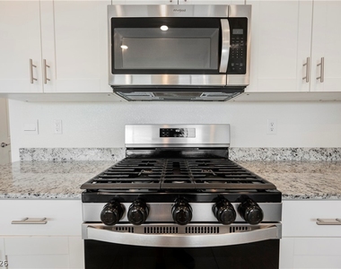 402 Larksong Avenue - Photo Thumbnail 4