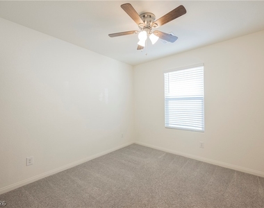 402 Larksong Avenue - Photo Thumbnail 22