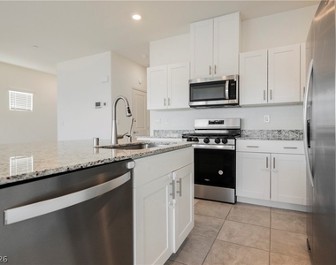 402 Larksong Avenue - Photo Thumbnail 8