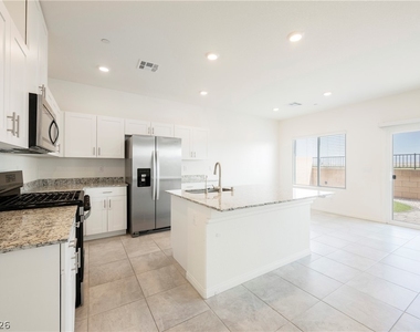 402 Larksong Avenue - Photo Thumbnail 9