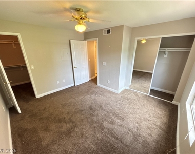 231 W Horizon Ridge Parkway - Photo Thumbnail 15