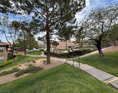 231 W Horizon Ridge Parkway - Photo Thumbnail 30