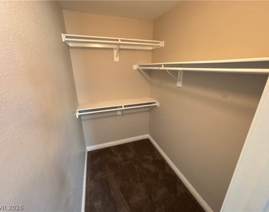 231 W Horizon Ridge Parkway - Photo Thumbnail 17