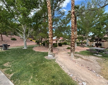 231 W Horizon Ridge Parkway - Photo Thumbnail 24
