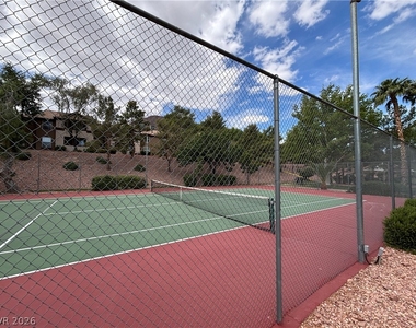 231 W Horizon Ridge Parkway - Photo Thumbnail 27