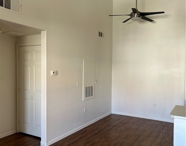 855 N Stephanie Street - Photo Thumbnail 2