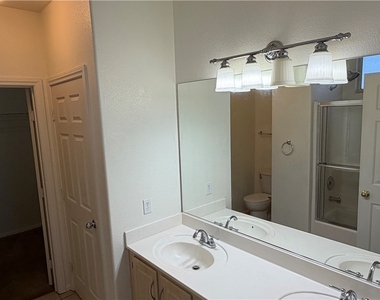 855 N Stephanie Street - Photo Thumbnail 10
