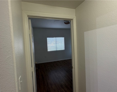 855 N Stephanie Street - Photo Thumbnail 6