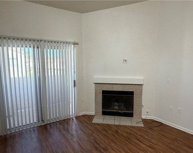 855 N Stephanie Street - Photo Thumbnail 2