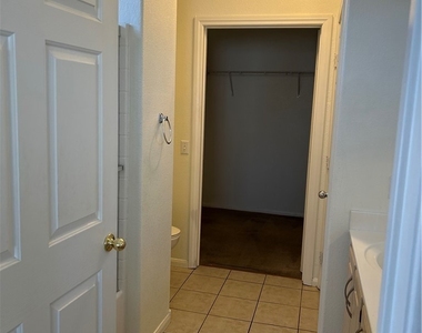 855 N Stephanie Street - Photo Thumbnail 12