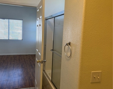 855 N Stephanie Street - Photo Thumbnail 10