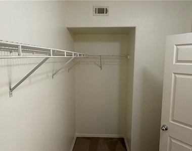 855 N Stephanie Street - Photo Thumbnail 14