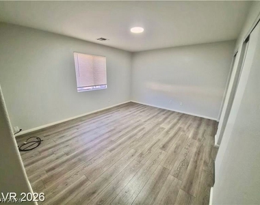 1080 Red Butte Street - Photo Thumbnail 5