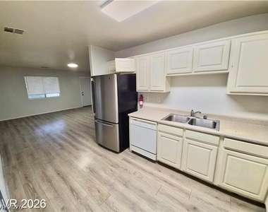 1080 Red Butte Street - Photo Thumbnail 3