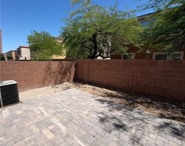 7969 Valladolid Avenue - Photo Thumbnail 14