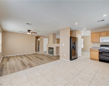 8621 Grand Pine Avenue - Photo Thumbnail 12