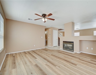 8621 Grand Pine Avenue - Photo Thumbnail 10