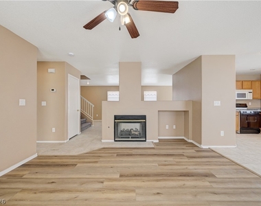 8621 Grand Pine Avenue - Photo Thumbnail 9