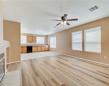 8621 Grand Pine Avenue - Photo Thumbnail 7