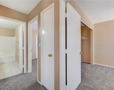 8621 Grand Pine Avenue - Photo Thumbnail 29