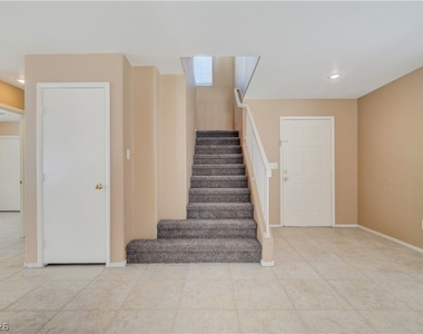 8621 Grand Pine Avenue - Photo Thumbnail 18